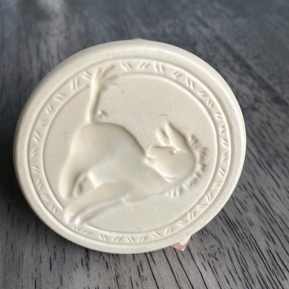 Hill Design Inc Winnie the Pooh - Christopher Robbin with Eeyore Cooking Press - Picture 2 of 7